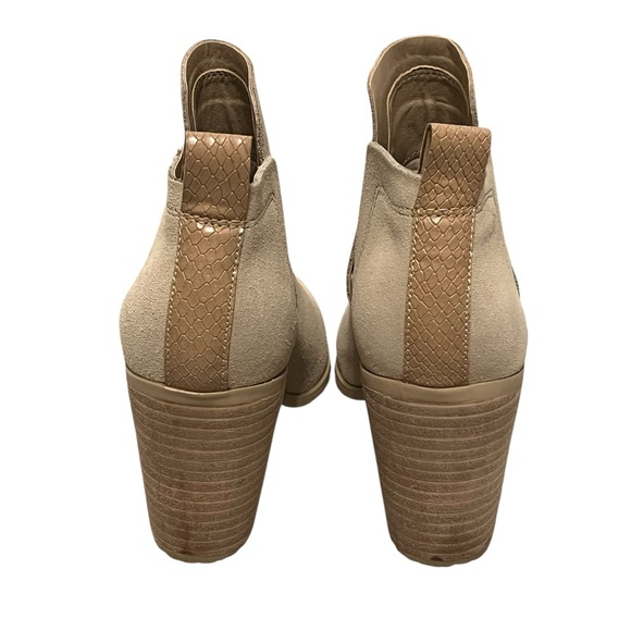 Dolce Vita Cream Ankle Booties - Picture 2 of 9